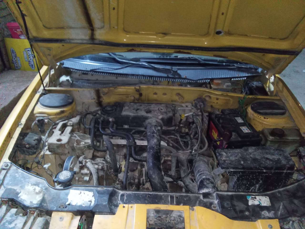 السلام عليكم سياره البيع موديل ٢٠١١
السعر٢٠ وبيها مجال اللتصال ***********
