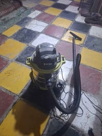 مكنسه كهربائيه شغاله ٢٥ الف قفل ٠٧٧١٢٢٣٧٧٩٨