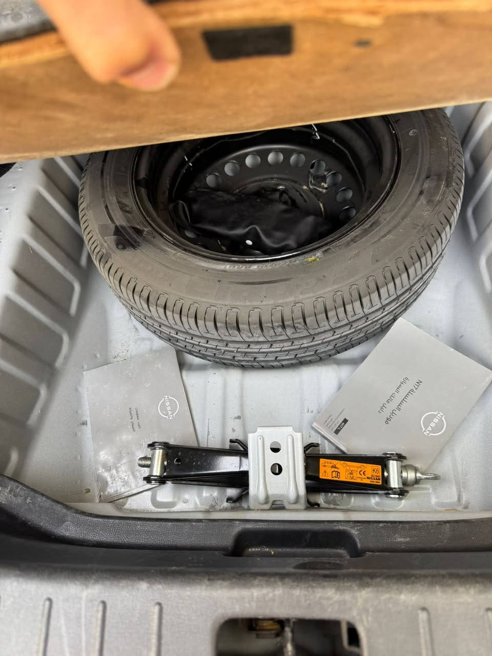 سلام عليكم عندي سني هندي لبيع موديل 24 مكفوله كفاله عامه سياره زيرو زيرو ماشيه 4 الف رقم بغداد (بسمي) مكاني بغداد الكرخ رقم تلفون *********** سياره كله وضع شركه
