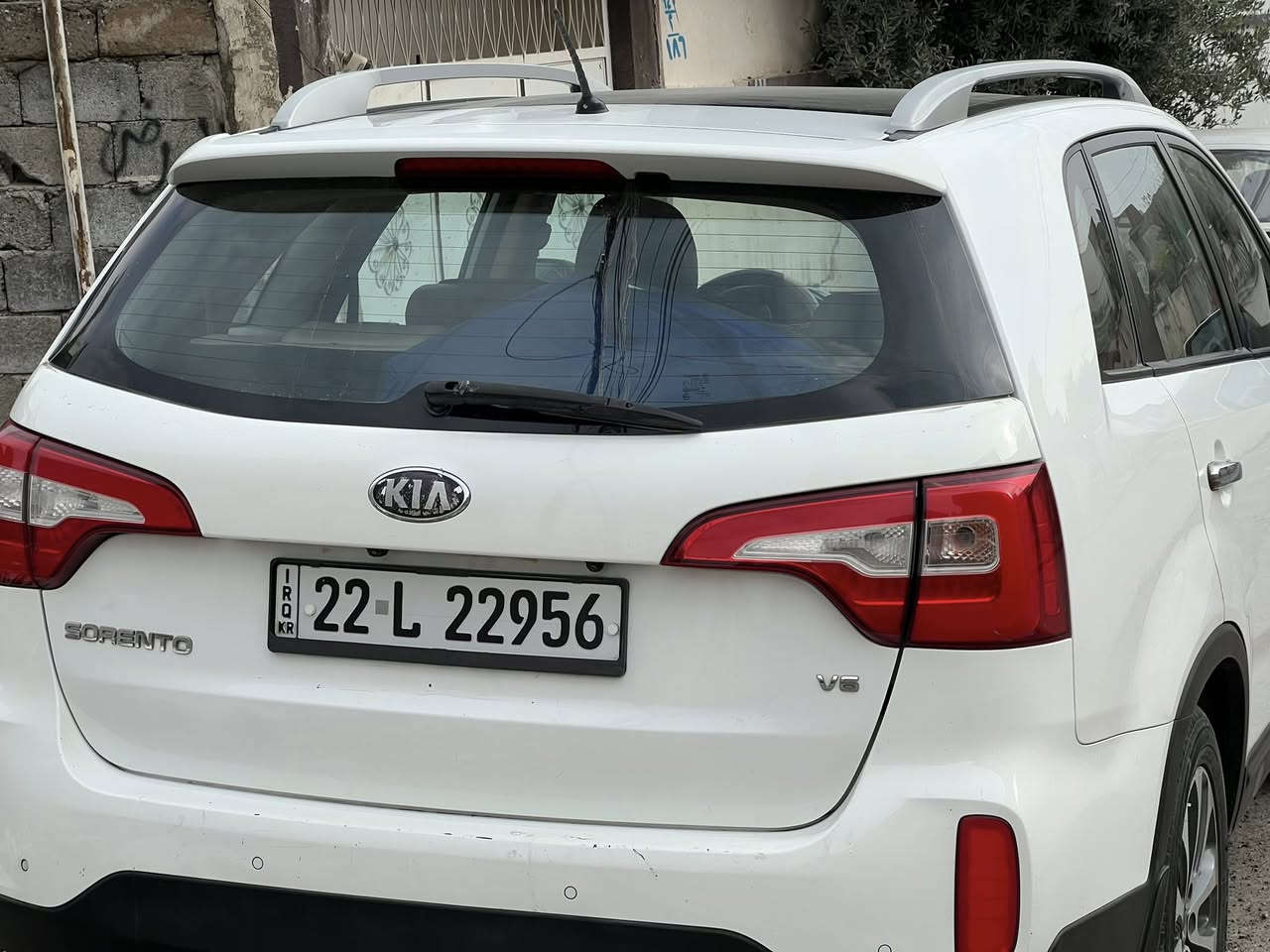 سورنتو2013شكل 2014واحد على واحد
بوند وجاملغين صبغ بلا دواخل بيها ملاحضات خفيفه 
كابون بانزين سيارا مال بيت ماناقصها بس ستر الله فول واحد على واحد السعر 170وبيها مجال مذكوره التفاصيل بل فديو باقي التفاصيل اتصل ***********
