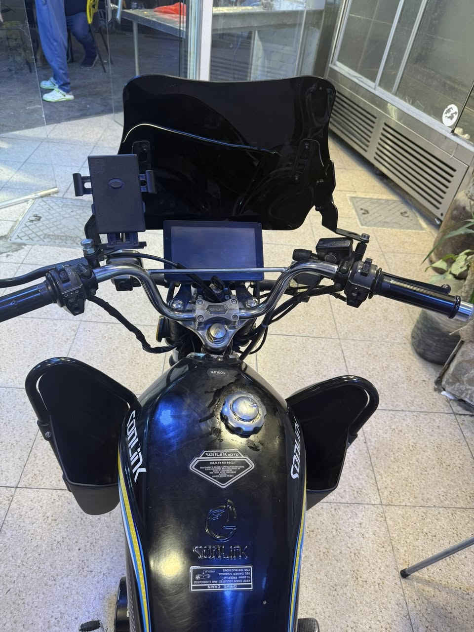 السلام عليكم من رخصه الادمن دراجه سيفان للبيع موديل 24  مدفوع كمرك بس ترقم دراجه كامله عل اخر حبايه مكينه نظيفه ب750 مكاني بغداد  الحارثيه هذا رقمي***********
