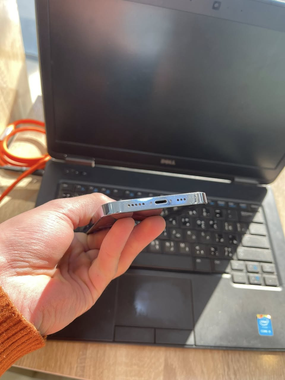 ١٣ برو 
ذاكره ٢٥٦ 
بطاريه ٨٦ بلادي🔋
نظافه ٩٩٪؜
الجهاز وتر بروف ميعبر هو 
للاستفسار خاص او اتصل 
***********
