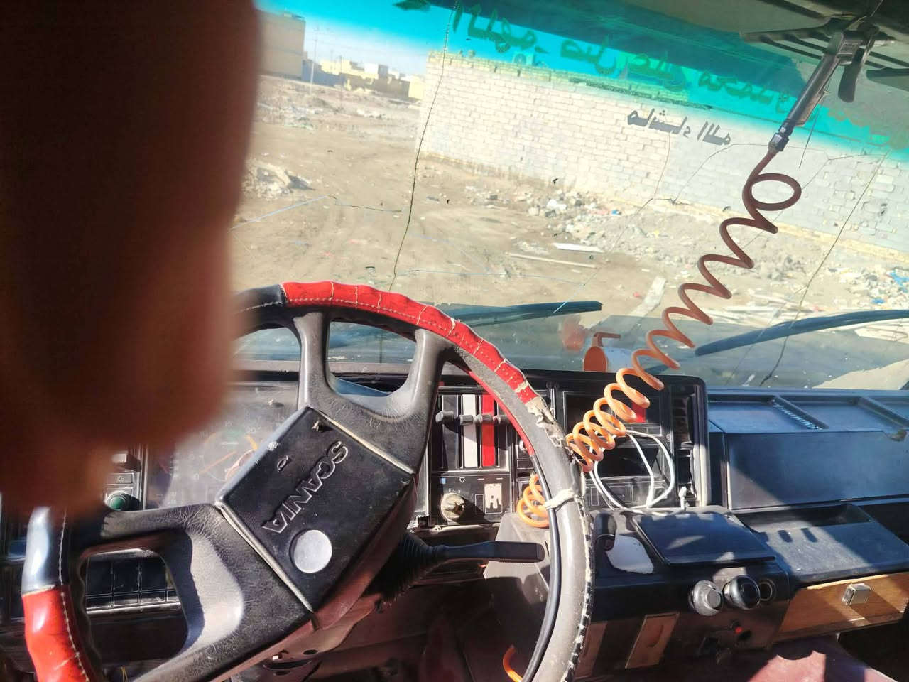 السلام عليكم سكانيا تك موديل 93 للبيع مكينه 6 دي اس ستاندر وكير ٥؟٥ سياره احلى من الصوره سنويه نافذه ٢٧ سعر 140 بها مجال بسيط ***********
