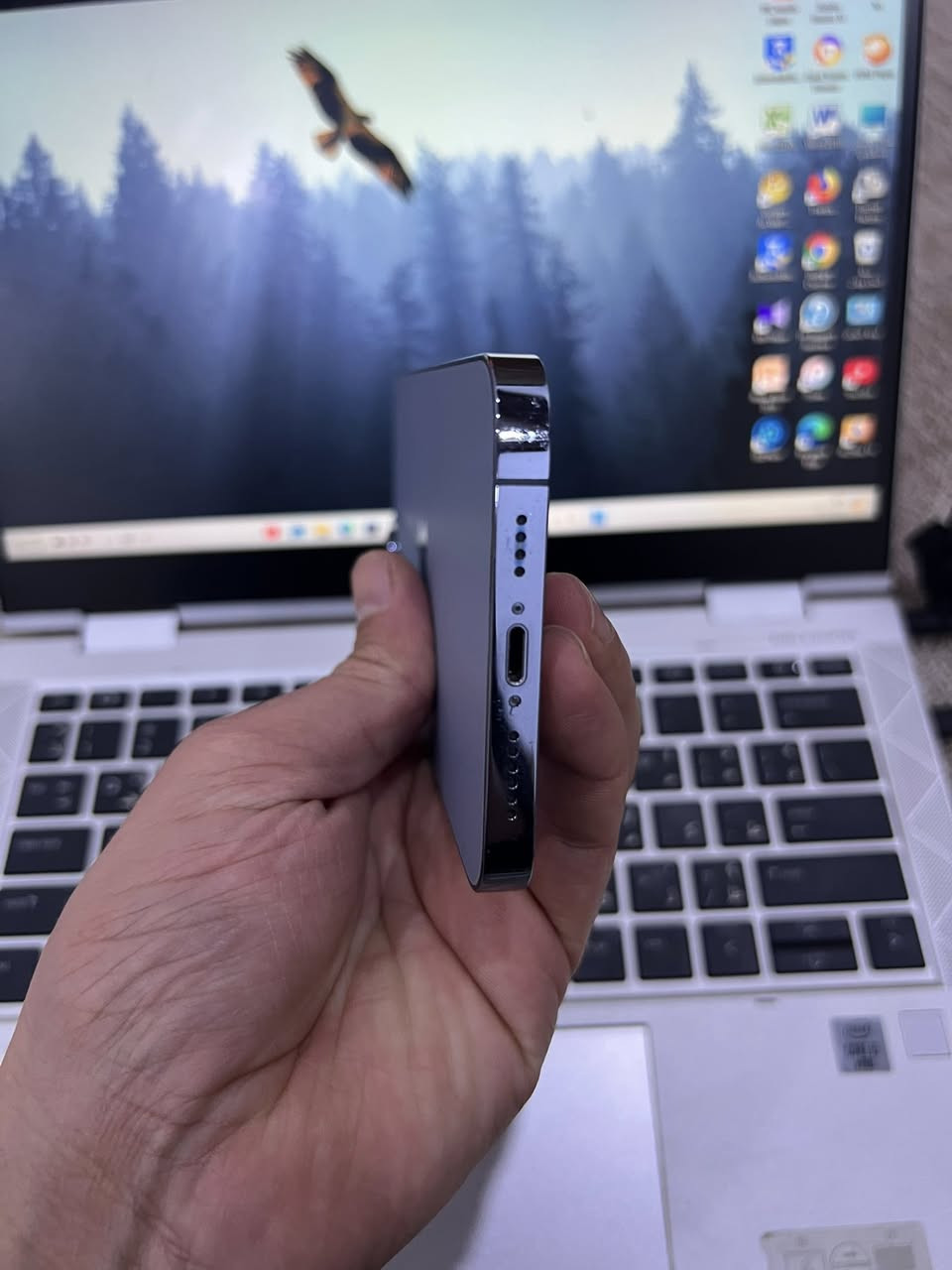 13 برو ماكس
ذاكره 256 
نموذج M ((دبل سيم )) ZA
بطاريه 96 
شرط ما مفتوح 
سعر الجهاز 750 
شراي خاص او اتصل 
*********** 
***********
