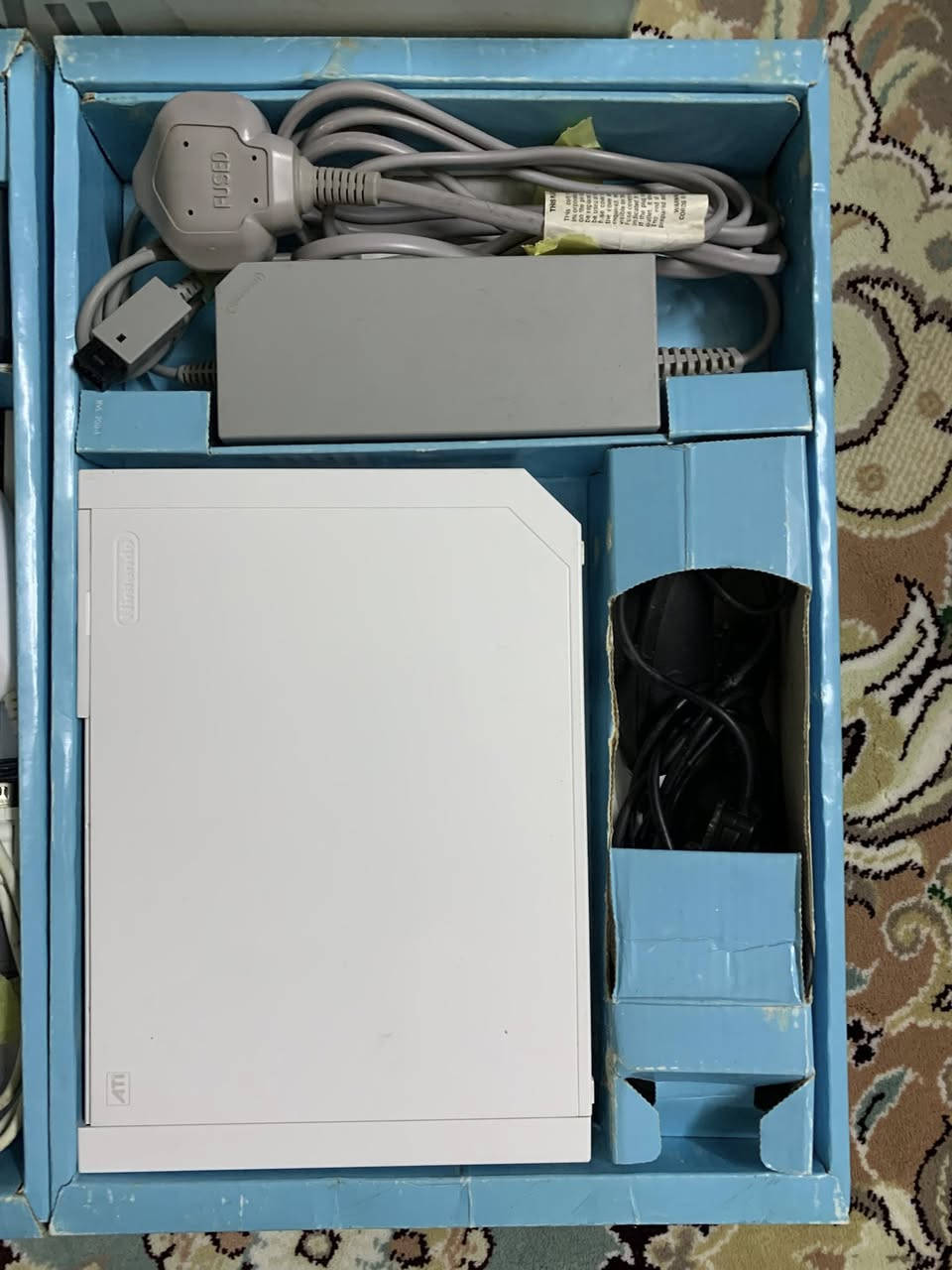 Wii for sale 4 controllers 2 white 2black with motion, plus 2white nunchucks (2 black nunchucks not working)  Wii console sensor bar TV adapted power cable  stand for the Wii stand for the sensor bar and 10 games (you can look at the games below) 1 black cover 32gb sd card all for 150 thousand ￼￼


**إذا كنت صاحب هذا الإعلان وتريد حذفه لأي سبب، رجاءا أرسل رسالة إلى الدعم الفني**