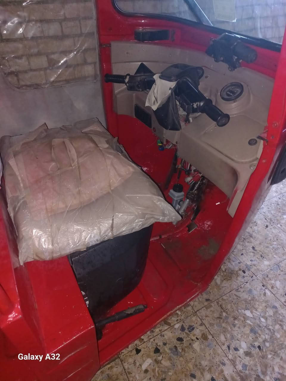 تكتك للبيع موديل ١٧المكينة ٢٠ السعر ٣٣٠٠العنوان الأمين الثانية شارع النواب


**إذا كنت صاحب هذا الإعلان وتريد حذفه لأي سبب، رجاءا أرسل رسالة إلى الدعم الفني**