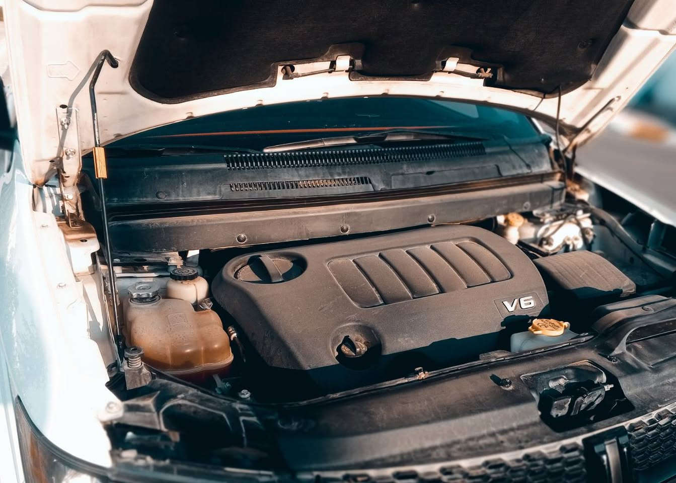 دودج جورني 2019 فئة كروز رود اعلى فئة   
--------------------
مواصفات السياره:-

- 7 راكب .

- محرك 6V 3600 .

- تبريد 3قطع ثلج.

- نظام سلامة ABS.

- ⁠السياره وارد امريكي 

- مثبت سرعه.
- شاشة جبيره.
- بصمة تشغيل 
- ماشيه 82 ميل 
- رقم اربيل   باسمي شرط تحويل.
- كاميرا خلفية.
- أضوية LED.
- كراسي جلد.
- مرايا كهربائية.
- مدخل AUX/USB.

السعر.  اكتب بل تعليق تم يصلك السعر 

- حادثة كلش بسيط الدعاميه من جه السايق   تراسلني واتساب ارسله الك.
- السيارة نظيفة مالت بيت وكلش مداريه ومحافظ عليه وبالواقع احله من الصور بهواي وما تحتاج دينار كاملة وجاهزة.
رقمي ***********
- سيارة مكانه صلاح الدين
