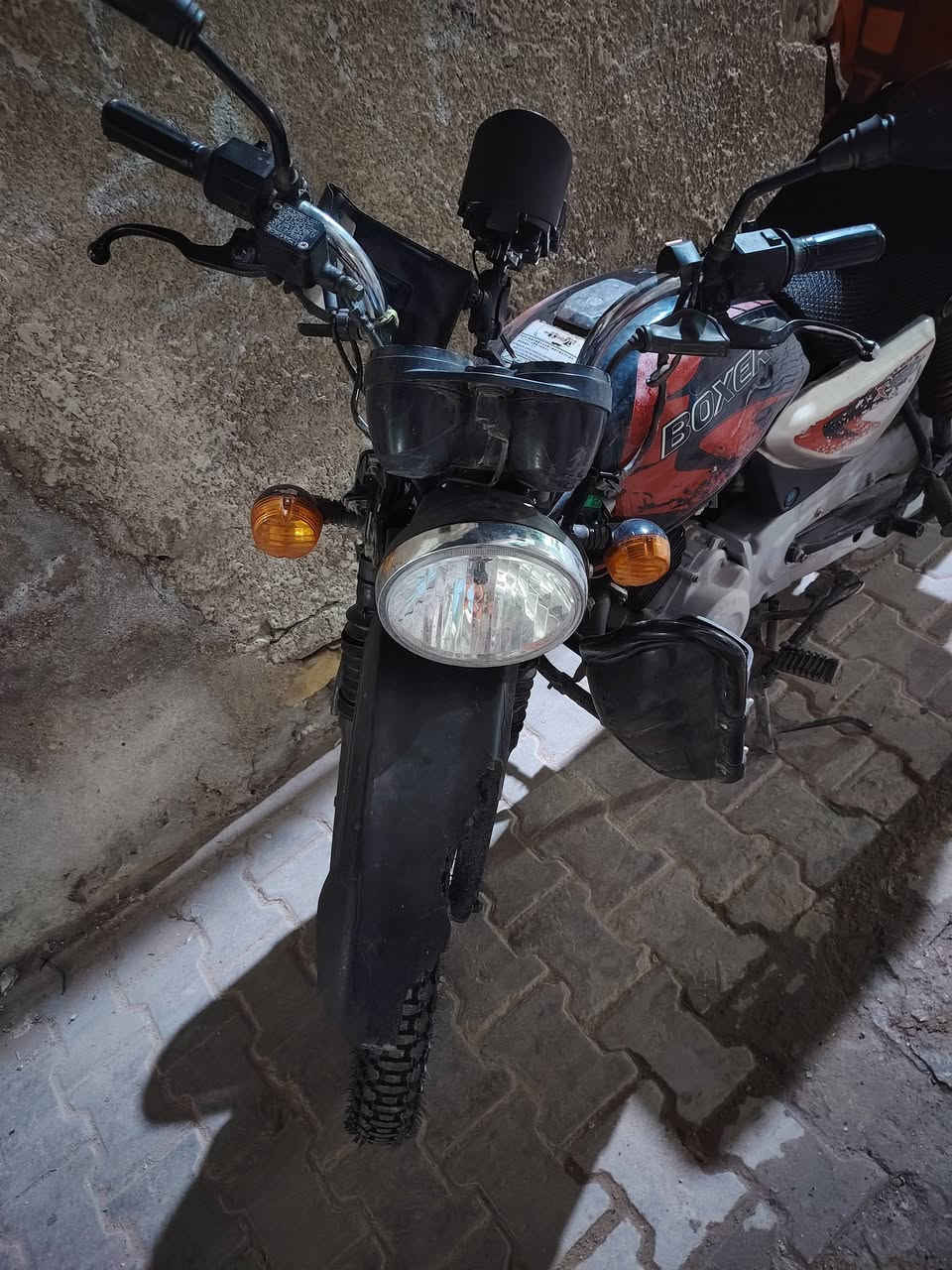للبيع على نواقصه موديل ٢٢ شكل ال ٢٣ المكينه مامفتوحه ومن بدلت كابريتر بل تشغيل تعطس وره شويه تروح العطسه  مكاني بغداد شيخ عمر هاذ رقمي***********

