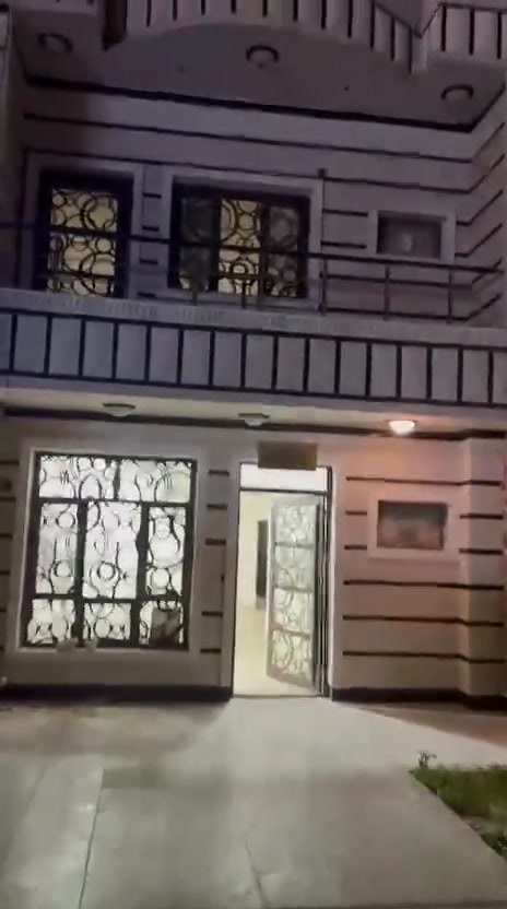 بيت بشارع المنظمة 
طابقين كما موضح بالفيديو 
السعر مليون وربع 
بي مجال 
***********
