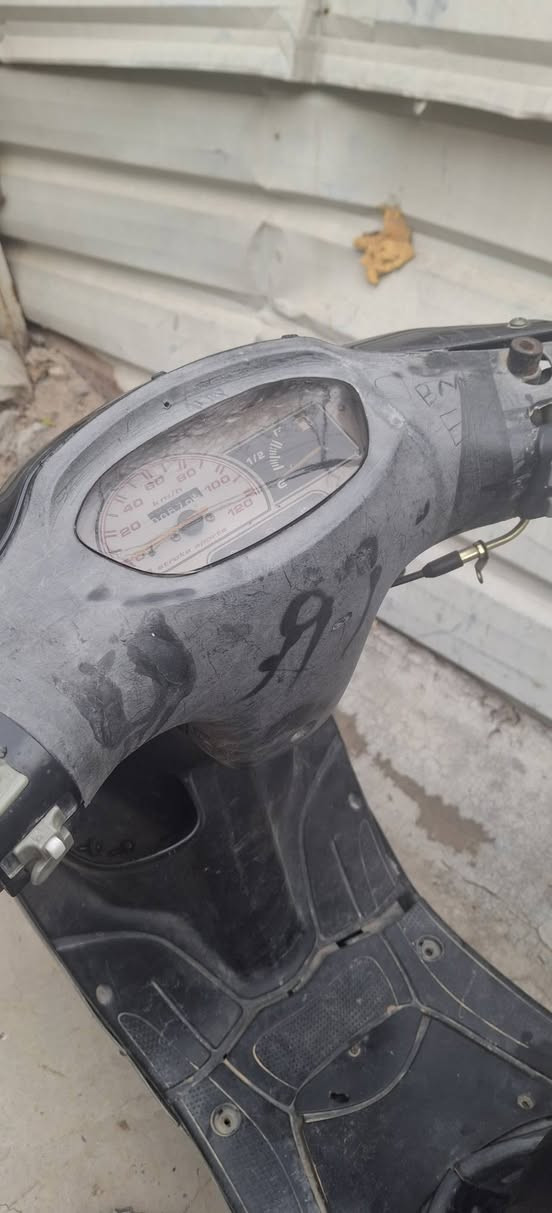 سلام عليكم قجمة كايمة للبيع سلف كابريتر كفرات بلادية بس محرك كايم ابيعهة على وضعيتهة للاتصال ***********
