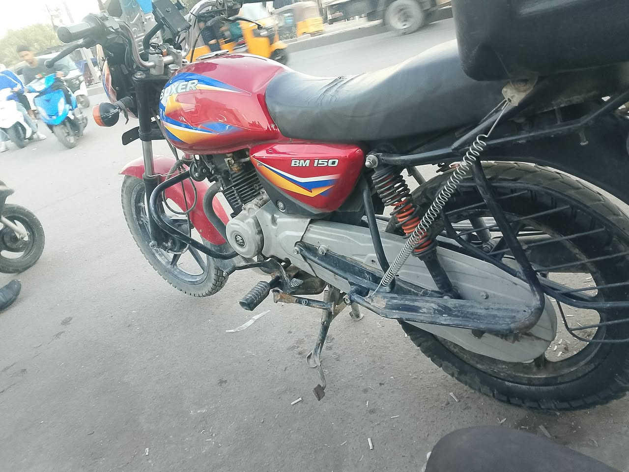 متاح دراجه بوكسر مديل 20 رقم انكليزي مرقمه  بل 19 نضافه فول احلى من الصور دراجه بسمي تحويل ثاني يوم بيها خيط ما مبين اقرا التفاصيل قبل لا تخابر هذا رقمي *********** ما متواجد فيس 
عنوان بغداد
