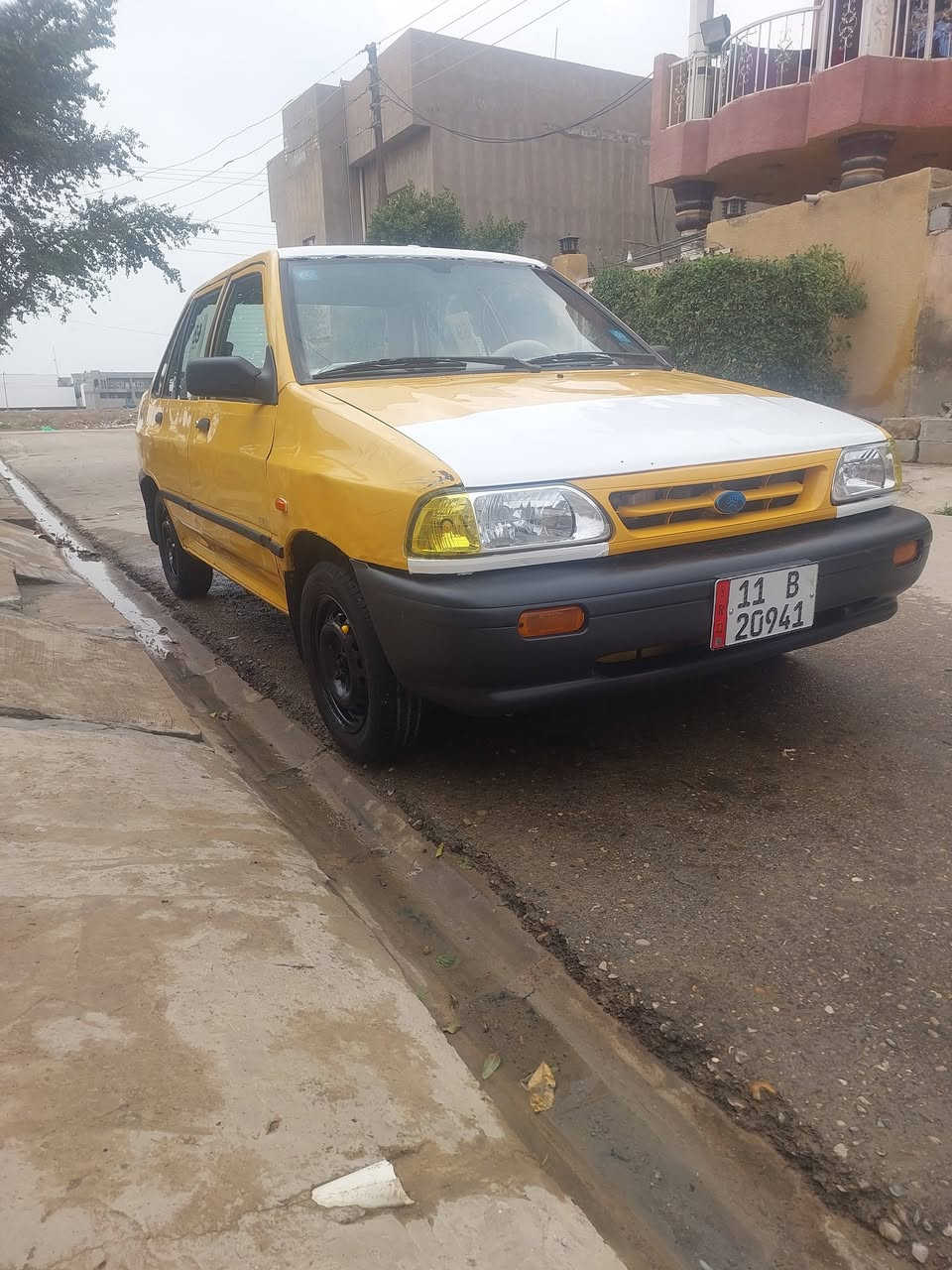 السلام عليكم سايبه 2011 بلاديه وحلوه ونفس ما بالصور جير مكينه خير من الله مقفولاته  سعر 30 وبيها مجال حق الجيه مكاني ديالى الغالبيه***********
