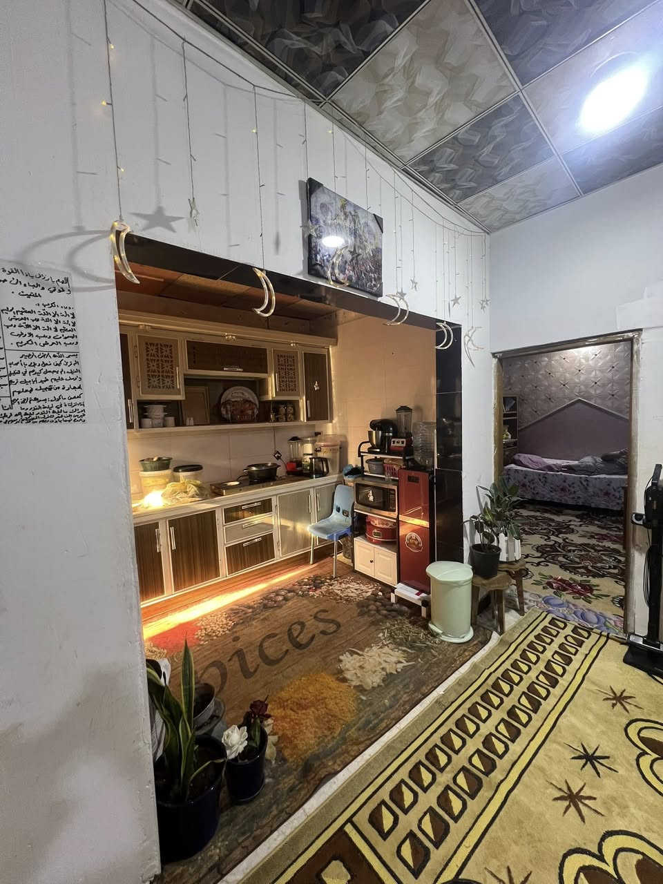 دار حواسم قاطين للبيع
موقعة ممتاز اول بيت بل شارع البيت لا علية ازالة ولامبلقين علية المساحة البيت تقريبا 130م
البيت قاطين يتكون من
4غرف منام اكبار
وصالة ومطبخ وديوان كبير وحمامات 3سيراميك للسقف البيت مرتب ونظيف من ديكورات وسيراميك وسقف عكادة والقاط الثاني سندويج
البيت جاهز من كلشي تعال وكعد بي ماطور وكيزر
وحديقة خارجية
توجد مدارس قريبة عل بيت وسوق ومستوصف
وشارع تبليط
العنوان خمس ميل قرب سوق حطين السعر26 مجال
 ***********
***********
