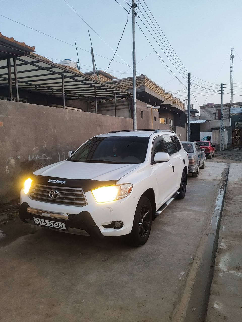 سلام عليكم للبيع تويوتا هايلاندر مديل 2009مكفوله كفاله عامه ما عده شويه تكحيل بسيط بل قماره سياره وارد كندي نص فول رقمه بغداد سنويه لل2029سياره بأسمي تحويل ثاني يوم سياره تدفئه تبريد 

مواصفات السياره

1محرك V6 3.5

2سياره دفع رباعي 

3حساسات خلفيه 

4كامره خلفيه 

5صندوك كهربائي 

6مثبت سرعه 

7تحكمات ستيرن 

8نظام ال ABSمانع الانزلاق 

9كشن السايق كهربائي 

10نظام نزول المنحدرات 

11. 7راكب Vip

12قطعتين تبريد 

وباقي المواصفات المعروفه سعر السياره 155وبيه مجال قليل مكان السياره ناصريه سوق الشيوخ رقم ***********والشراي بيه خير ويدلل
