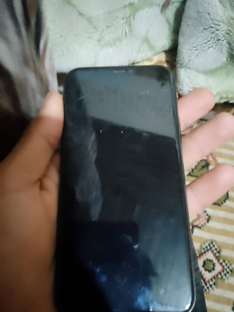 سلام عليكم ايفون11برو  للبيع بلادي بطاريه 68 ذاكره٦٤ سعر ٣٠٠ وبي مجال موجود خاص رقمي ***********
