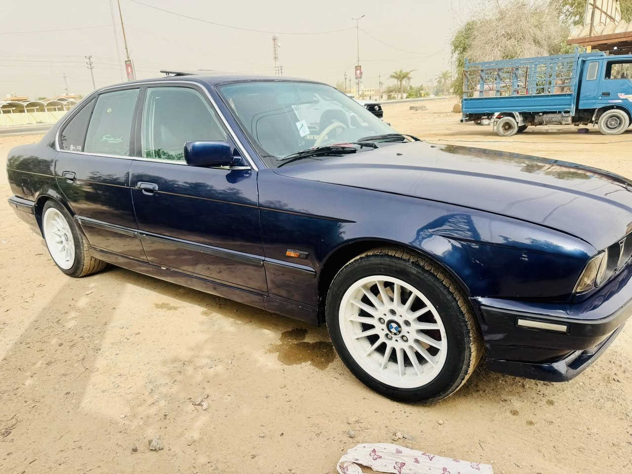 السلام عليكم 
للبيع  ‏540i. V8 اصل ٣٥ 
مكينه وكير حاويه مكفوله 
شلعه ومعدل يخبل وتراي وين ميعجبك 
السياره معمرهه ع ايدي  
مكفوله من ضربه 
بجم عريض
فتحه سلايت 
تبيريد ثلج
لايت زنون
غرفه جديده 
حداديه امامي وخلفي جديده
تخم ويل اصلي وتخم تاير جدد 
جاهزه للاخير 
رقم بغداد تحويل ثاني يوم
مكان طريق كربلاء نجف الحيدريه
معروضه ب ٦٨$
***********
