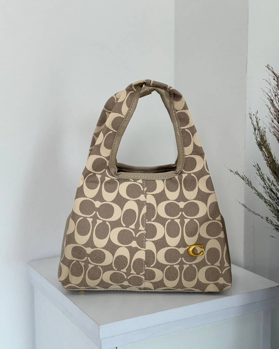 جنط نسائي
سعر المفرد 15 آلاف دينار
سعر الدرزن 120 ألف دينار
قياس 18 × 24 سم 
واتس اب :***********
واتس اب :***********
