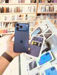 IP 17 pro max  ذكرته 256  بطاريته 100‎%‎ عدد دورات الشحن (108)مره  ZA ...