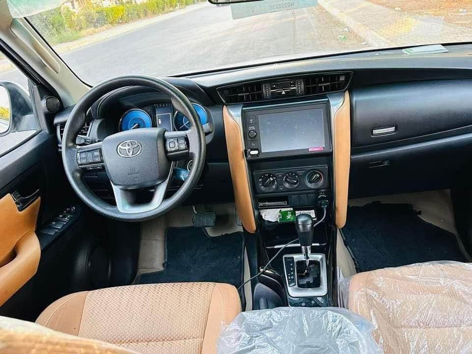 تويوتا فورجنر 2022
 ال4 سلندر  
فور ويل
شاشة كبيره تدعم ابل كار بلاي 
بجم نيكل كروم  
ستيرن صاج 
ثلاجة اكواب ماء + كشنات حضن
رقم بغداد الدولي باسمي 

*********** بعقوبة, ديالى
