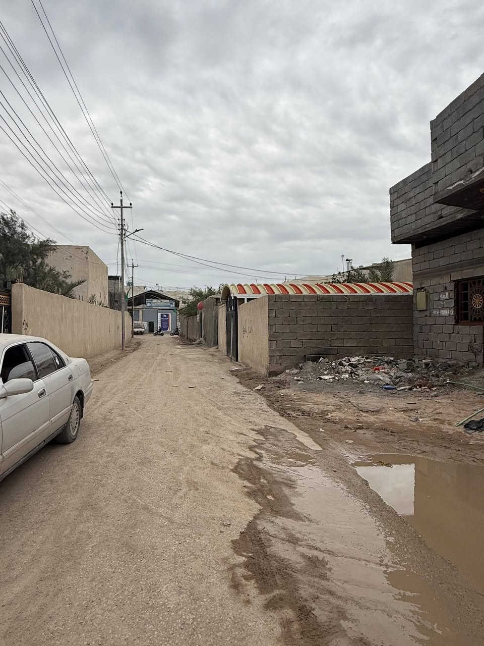 أسعد ألله أوقاتكم بكل خير 🌹
اللاستفسار ***********
توفر دار سكن لبيع🔹
ألمساحه 130 م ⚡
دار ركن على شارعين
 شارع تبليط 10 م

جميع الخدمات متوفره
مدارس قريبه عليك + ماء + كهرباء + مجاري
محتويات البيت
كراج 
دوانيه 
صاله
مطبخ
غرف منام عدد2
صحيات
نوع العقار : طابو ملك صرف زراعي تتكاتب وي مالك الأرض مباشرةً 

العنوان : أبي الخصيب طريق الوصطي مقابيل مدارس طيور الخصيب الاهليه تبعد عن طريق الوصطي 50 م

سعر 49 وبي مجال
اللاستفسار ***********
