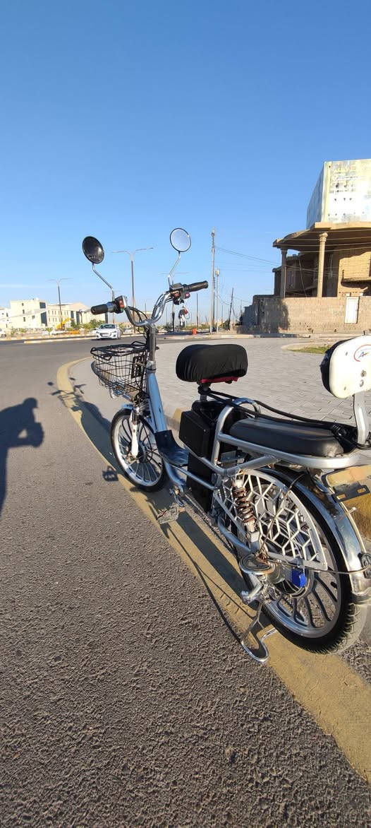 السلام عليكم دراجه شحن للبيع
اربع بطاريات البطاريات نص عمر  

تمشي مسافه 15 كيلو

الدراجه نظيفه مثل ما واضحه

سعر 150


**إذا كنت صاحب هذا الإعلان وتريد حذفه لأي سبب، رجاءا أرسل رسالة إلى الدعم الفني**