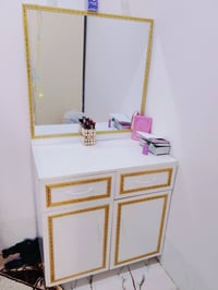 للبيع • خزانات • أثاث منزلي