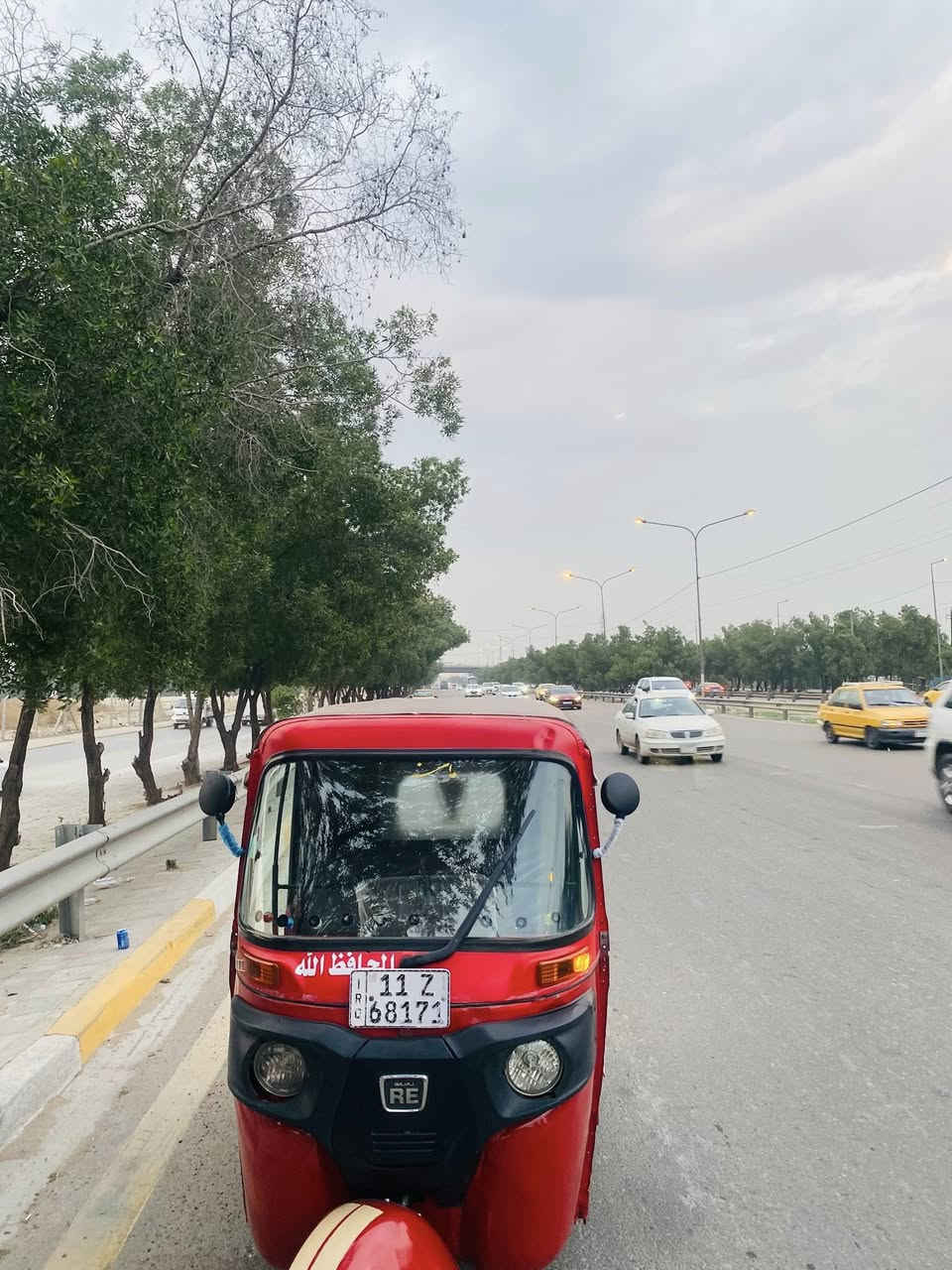 السلام عليكم تكتك موديل ١٧ معمره تعمير عام مصبوغه جماليه مابيه اي نقص مكينه مال موديل 20 بل جيس مرقمه رقم او سنويه تحويل ثاني يوم سعره 5 او ربع ٢٥٠ تواصل *********** عنوان بغداد حي العامل البياع مراوس حسب قناعه
