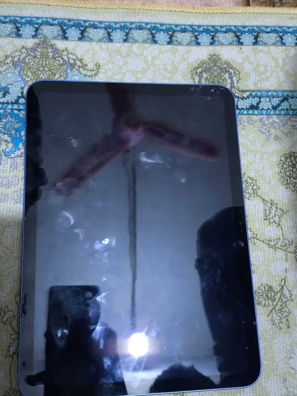 السلام عليكم ورحمة الله وبركاته ايباد ١٠ لبيع نضيف فقط الكراس مكسور نهائي ما مفتوح ومعه شاحنه وكرتونه ومبرد حته لو مرواس مع جهاز ١٢٠فريم كون داخل كربلاء ***********
