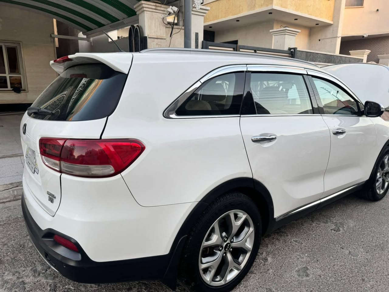 السلام عليكم سورنتو 2017 خليجي 6 سلندر رقم بغداد تحويل ثاني يوم السياره بصمه كرسي كهرباء بزاز لايت وبعد باقي المواصفات معروفه السونار مرفق ويه الصور السعر 180 وبيها مجال للاستفسار ***********
