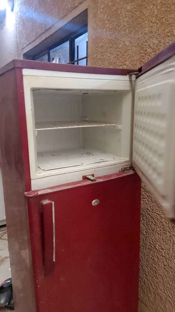 ثلاجة عطلانة للبيع سعرها 20 الف
الماطور عطلان وغراضها كاملات ومابيهن نقص مثل ما واضح بالصور


**إذا كنت صاحب هذا الإعلان وتريد حذفه لأي سبب، رجاءا أرسل رسالة إلى الدعم الفني**