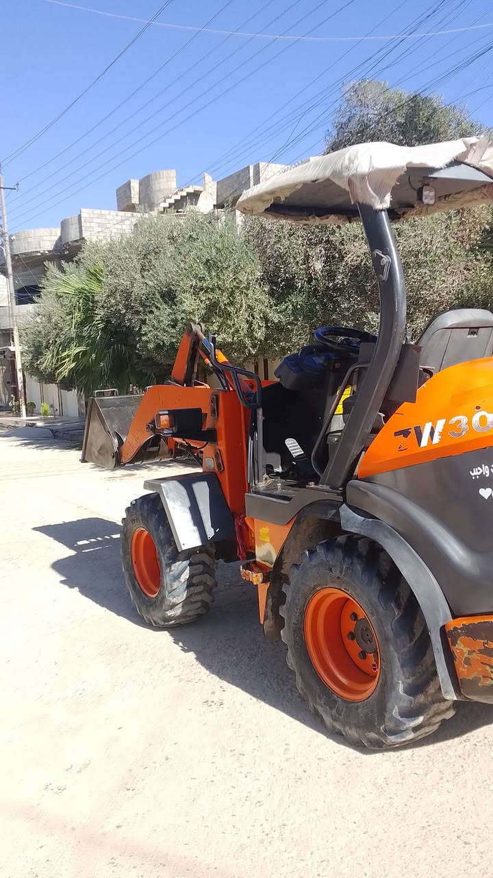 السلام عليكم شفل هيتاشي موديل 2010 شفل نضيف حيل محرك مامضروب صبانه الشراي يتصل عل رقم،(***********)
