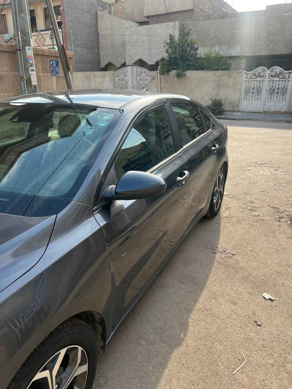 كيه فورتي وارد 2020
ماشيه٦٥

سياره نص فول 

بسمي السنويه 

سياره مال جناي 

صور السونار موجوده بل صور

سعر ١٢٢  وبي مجال للشراي  

مكان سياره بغداد 

***********
