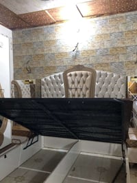 غرفة نوم • للبيع • بيها مجال