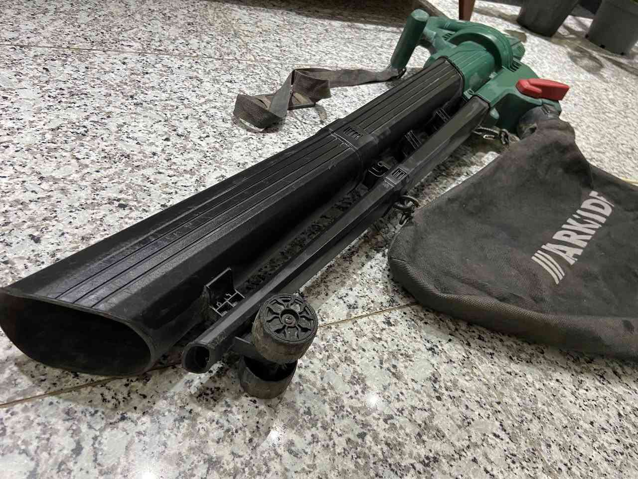 مكنسة حديقه وثيل سحب ودفع وبرش
ماركة باركسايد مستخدم بحالة ممتازه جدا بدون اي ضرر او عيب على الفحص حجم ضخم

السعر 75،000 

مكاني بغداد غزاليه وتوصيل موجود
***********
