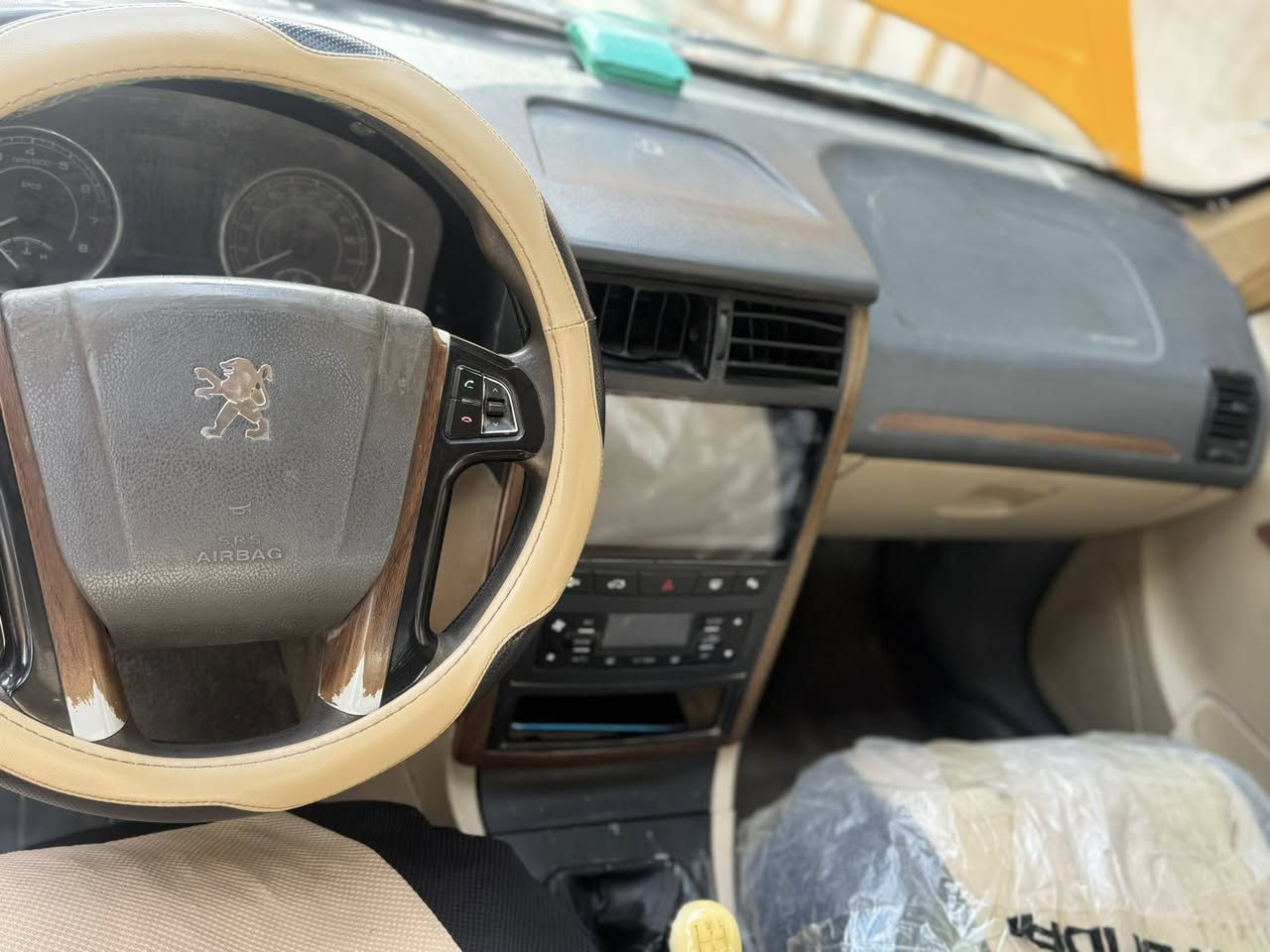 سلام عليكم 
بيجو بارص مديل ١٨ مكفوله مكينه شديتها بيدي صارلي ٢٠ يوم ايساكو تبريد ثلج سياره نضيفه ماتعبانه تخم تواير شاشه 
السعر 47 عنوان الناصريه مركز
***********
