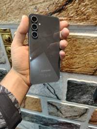 سامسونج S23FE • ١٢٨ • نضيف
