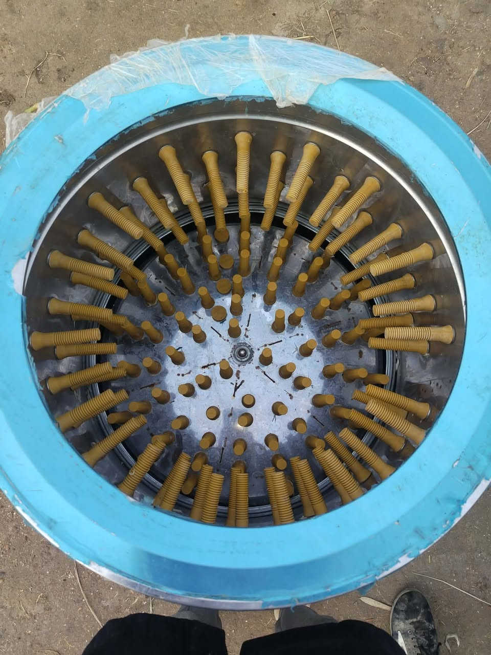 السلام عليكم هلاسه البيع سعر ٣٢٥ وبيه مجل مكان محاويل ***********
