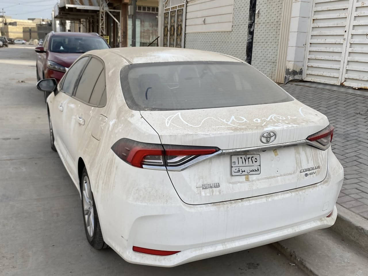 السلام عليكم اخوان للبيع تيوتا كورلا 2025 زيرو ماشيه 500 كيلو فقط يعني زيرو مرقم بغداد كامل باسمي شخصيا السياره كفاله عامه زيرو 
مواصفات ❤️‍🔥
فتحه سقف 
بصمه دخول ذكي 
بصمات عدد ثنين 
كأمره خلفيه دواره 
رادارات 
سايد بريك بصمه 
اوتو هولد 
ابل كار بلي 
كشنات جلد اسود 
16 ايرباك 
سياره هايبرد HEv 
زيرو زيرو 
السعر 172 وبيه مجال جدا بسيط 
الرقم ***********
سياره بعده ب ترابه ما مغسوله 🩷🩷
