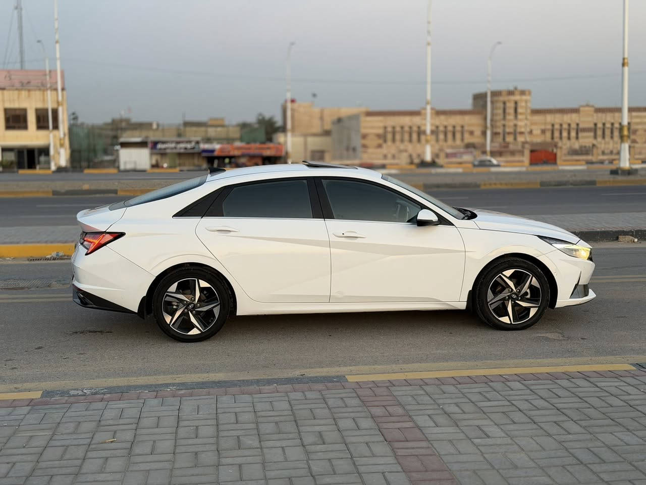 النترا خليجي
موديل 2023 

محرك 2000 دوش

ماشيه 67 

مواصفات فتحه سقف

بصمه 

مري شفط 

تبريد قطعتين 

وبيها بعد مواصفات

رقم اربيل وكاله او تحويل

تبديل قبق جنطه

مكان السياره السماوه مركز

سعر 148$

استفسار اكثر

***********
