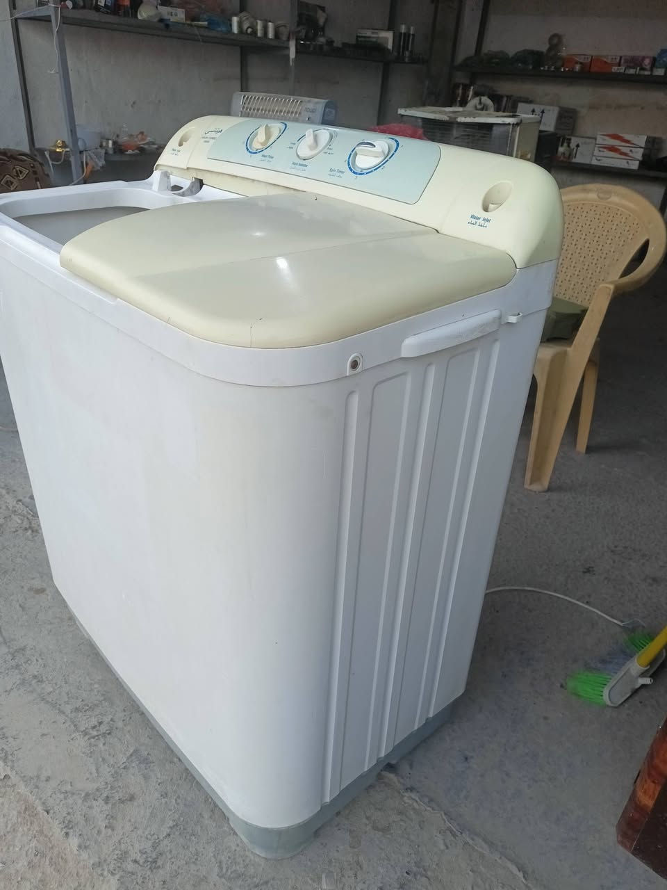 اغراض مناسبه للبيع واسعار رخيصة
غساله نوع هيتاشي ياباني السعر 75 صوبه نوال اصليه اخت الجديده سعر 15الف مكنسه السعر 35 رقم الهاتف ***********
