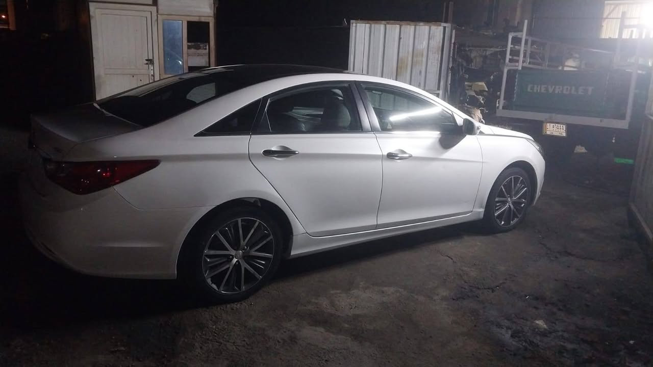 السلام عليكم هونداي سوناتا رقم  بغداد الدولي باسمي موديل 2012 وارد الشركة العامة للسيارات مكينه 4سلندر حجم 2000  مامفتوحه  ماشية 136 الف مواصفاته سقف بانوراما شغال تحكم ستيرن داخل جلد ومخمل   تبريد قطعتين تدفئة بالكشنات مري شفط واشاير كشنات كهربائيه السعر 100$ورقة
العنوان  بغداد  الكاظمية  مقابل  مستشفى  الكاظمية  التعليمي  خلف  مجمع  الجوادين  الطبي  *********** واتساب ابو محمد
