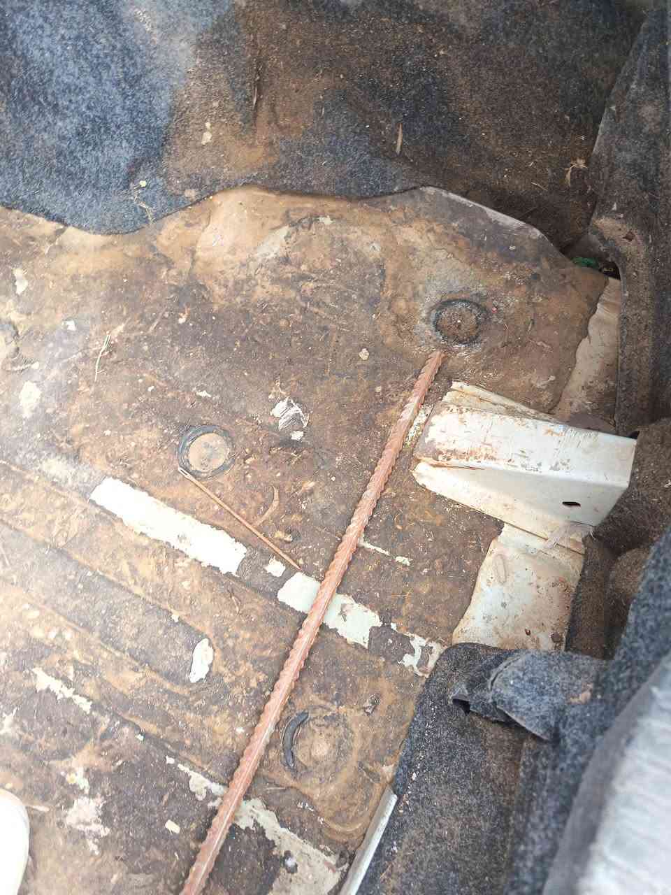 سلام عليكم فراشه للبيع مديل97 مكان السياره نجف سعر 35 وبيها مجال سنويه للسته وعشرين مكيينه مسكر ***********
