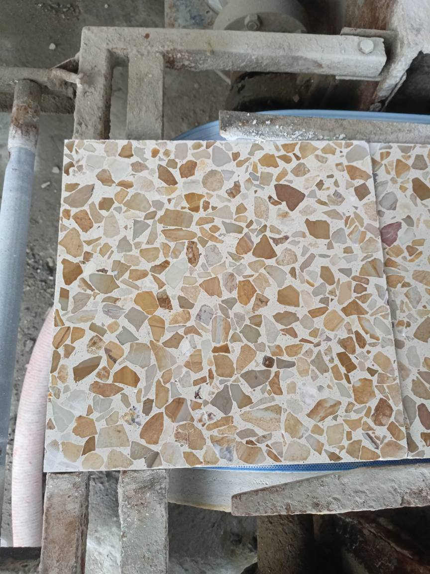 🌙 [معمل الماس ] يهنئكم بحلول شهر رمضان المبارك 🌙
​بيتك محتاج ترتيب قبل العيد؟ حديقتك وسقفك يستاهلون الأفضل! 🏠✨
​لأننا نعرف أن "البيت هو الراحة"، جهزنا لكم أجود أنواع الشتايكر والمقرنص وبقية مستلزمات البناء والديكور الخارجي بأسعار المصنع وبأعلى المواصفات.
​💎 قائمة منتجاتنا (جودة وتحدي):
​✅ شتايكر السطح: قياسات (80×80) و (60×40) - عزل وقوة ومتانة.
​✅ الأناقة السداسية: شتايكر ملون سداسي يغير شكل الحديقة.
​✅ المقرنص والرصيف: أشكال وألوان تناسب ذوقك.
​✅ الكاشي والموزاييك: تشكيلة واسعة من المرمر والكاشي الفاخر.
​✅ لمسات الحديقة: مصاطب مريحة، سنادين مودرن، و "لاين" حدائق مميز.
​✅ الأساسيات: بلوك وسواقي بكل القياسات.
​🔥 عرض "خير رمضان" الخاص 🔥
​بمناسبة الشهر الفضيل، نعلن عن عرضنا الخاص لكل الحجوزات خلال شهر رمضان:
​ على طلبيات المقرنص والشتايكر.
🎁 
​📍 العنوان: بغداد - الكمالية
📞 للحجز والاستفسار (واتساب أو اتصال): ***********
​[معملنا.. حيث تجتمع الجودة مع الأمانة] بغداد, العراق
