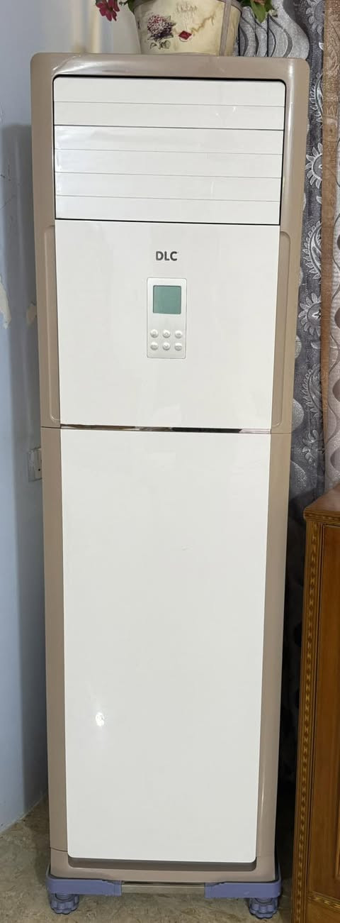 إلسلام عليكم سبلت شونك 3طن وسبلت dlc هم 3 طن للبيع السبلت الواحد 900 وبي مجال بيع مستعجل نضافه 90‎%‎ شغالات علفحص الموقع بغداد السيديه  ***********
