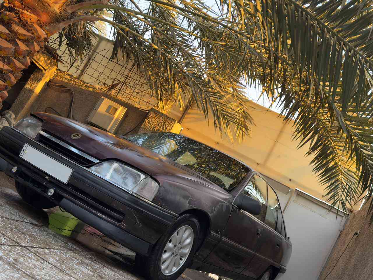 السلام عليكم 
اوبل اميكا موديل 1991
تخم تايرات جديد 
محرك 2000 كير عادي على البلاد  
داخال السياره  نضيف 
تبريد وتدفئه 
رقم بغداد شرط تحويل ثاني يوم 
عنوان بغداد 
السعر 40$ وبيه مجال 
الهاتف ***********
