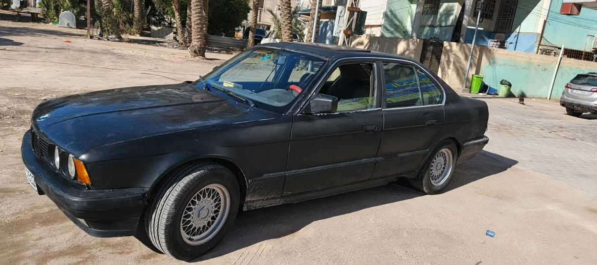 السلام عليكم بي إم دبليو للبيع الموديل 1991 السياره خير من الله تخم تاير جديد السياره سته سلندر مفتوح السياره رقم إنكليزي كربلاء الجديد السعر كلش مناسب مستعجل على البيع الرقم الاستفسار هاذه الرقم ***********
