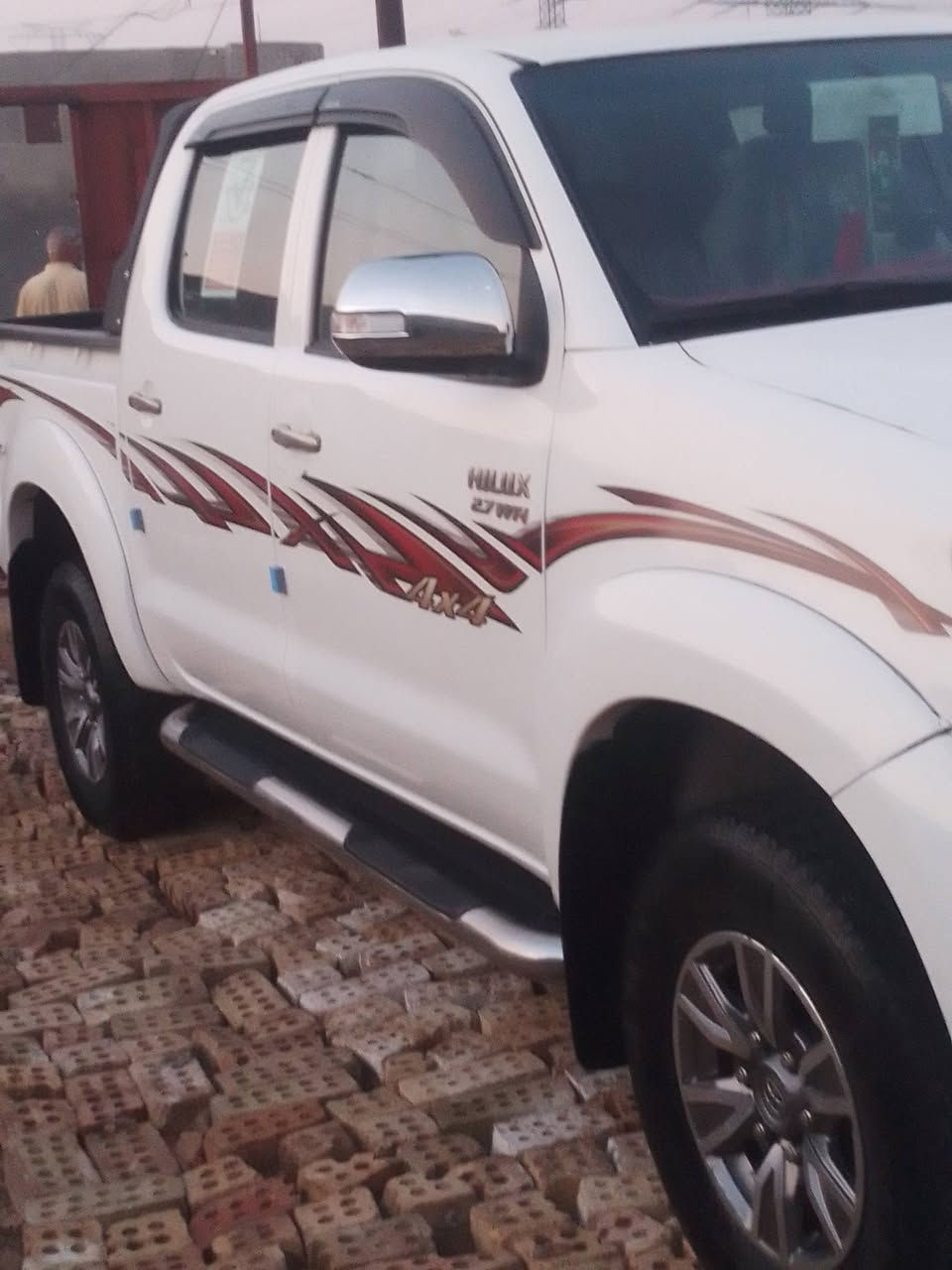 سلام عليكم بيكم فورويل 2014سيارة  السونار موضح بلصوره سياره اربيل سنويه وهزه جديده الحد 2030المكان بغداد ستفسار على الرقم السعر 240وبيه مجال*********** مراوس درهم جارجر لو اوباما حسب القناعه
