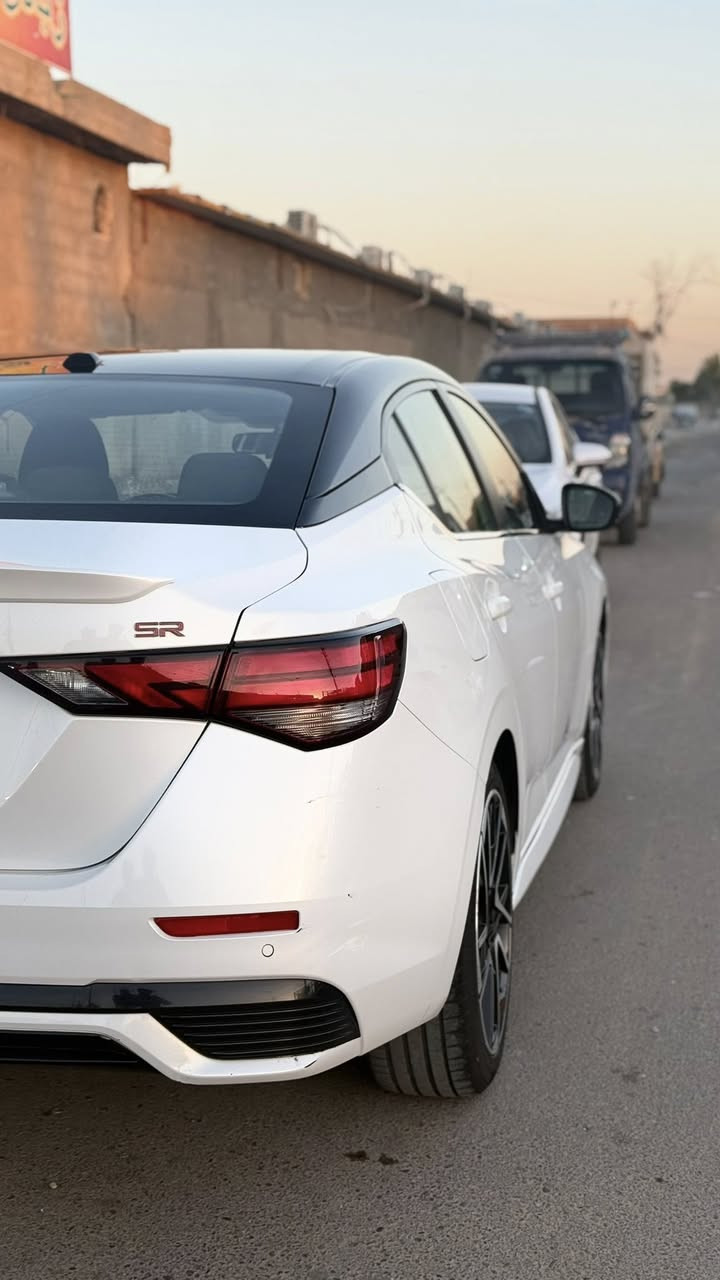 السلام عليكم
للبيع نيسان سنترا موديل 24  SR فول اعلى مواصفات محرك 2000 
حادث السياره بنيد فقط والجاملغ مصلح نفسه سونار موجود ورقم شاصي هم موجود اذا حاب تتأكد 
السياره ماشيه 18 الف مايل وقابله للزياده
عنواني بغداد الحسينية 
بأسمي تحويل ثاني يوم رقم موبايل ***********
السعر المطلوب155 وبيه مجال
