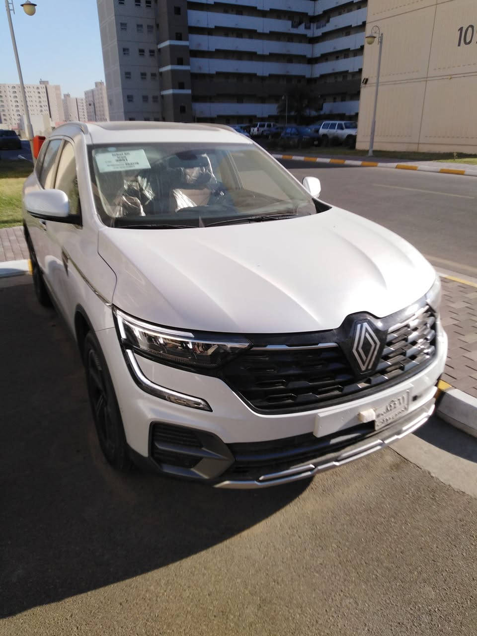 السلام عليكم 
للبيع او مراوس بسنتافية
من رخصت مسؤول الكروب
رينو كوليوس موديل ٢٠٢٥
زيرو فول مواصفات
اخر اصدار لسنة ٢٠٢٥
ماشية ٦٤٧كلم فقط
محرك ٢٥٠٠ تنفس طبيعي
كير محرك نيسان ياباني بلادي
رادارات ٣٦٠ درجة 
اشاير بالمري
فتحة سقف
اربع دسكات
انارة محيطية اربع اللوان
٣ انظمة قيادة
لد نهاري  
فتح الصندوق بحركة القدم
قطعتين تبريد
كشنات جلد 
تحكم ستيرن جهتين
شاشة لمس 
وبعد بيها هواي مواصفات
بيع او مراوس بسنتافية
للااستفسار ***********او على  الواتساب
