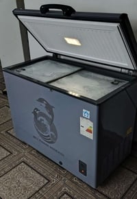 مجمده لبيع جديده 07874562926